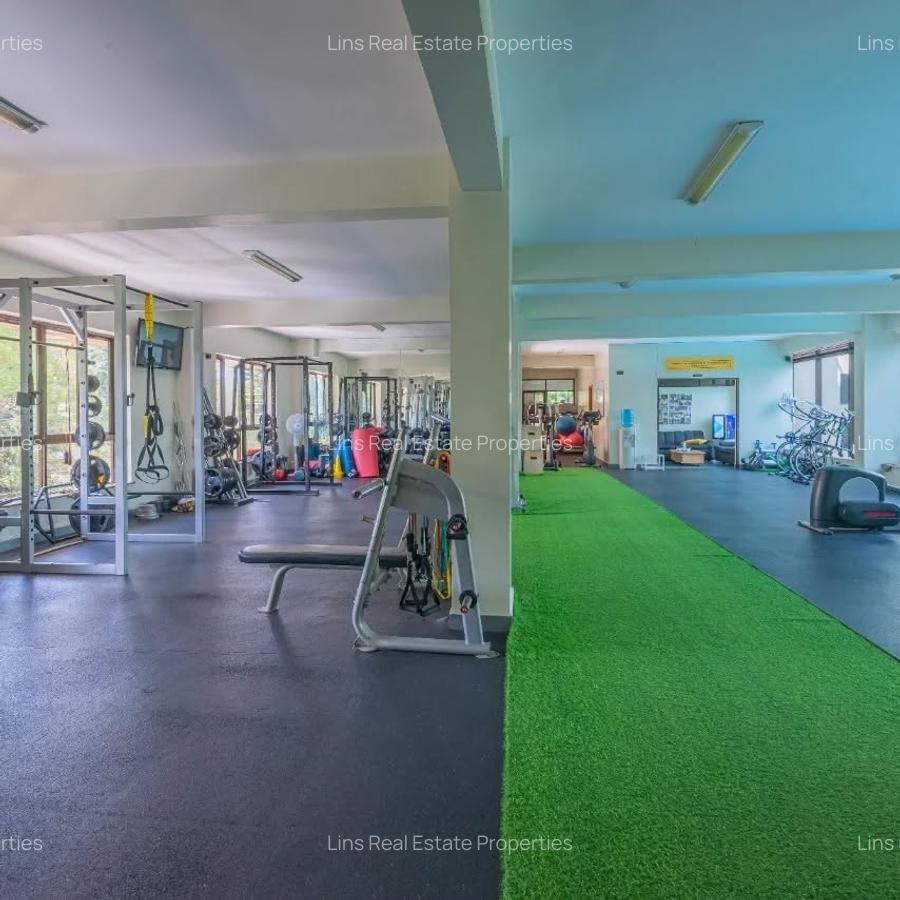 Serviced 1 Bed Apartment with En Suite in Lavington - 10