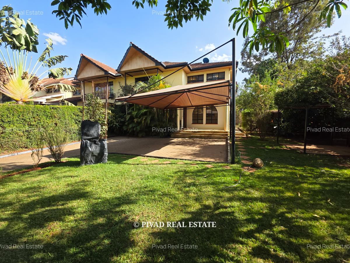 4 Bed Townhouse with Garden in Lavington - 1