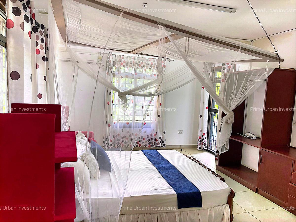 7 Bed Villa with En Suite at Mj - Marina - 15