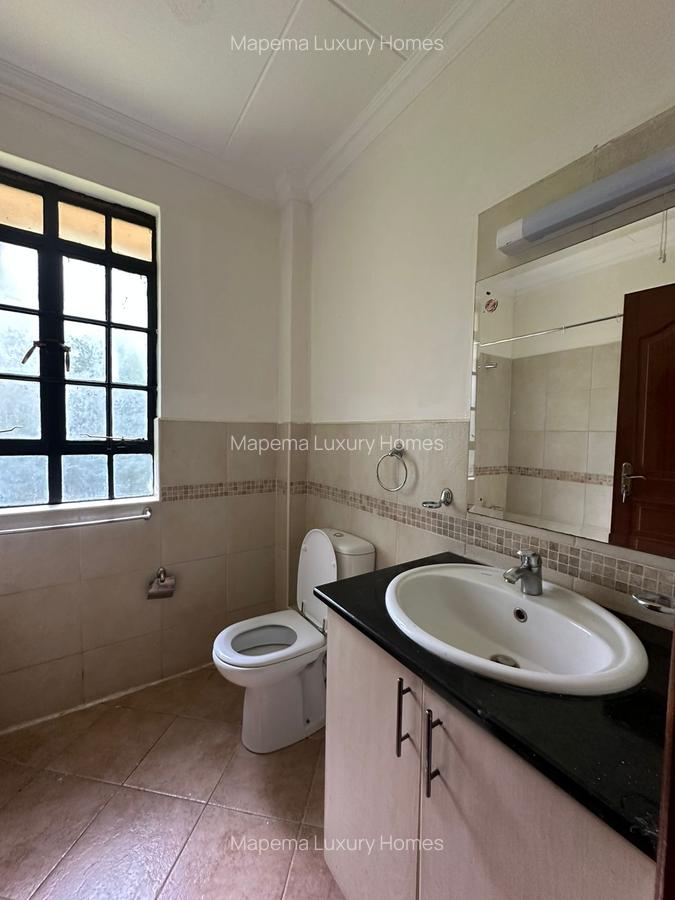 4 Bed House with Swimming Pool at Miotoni - 5