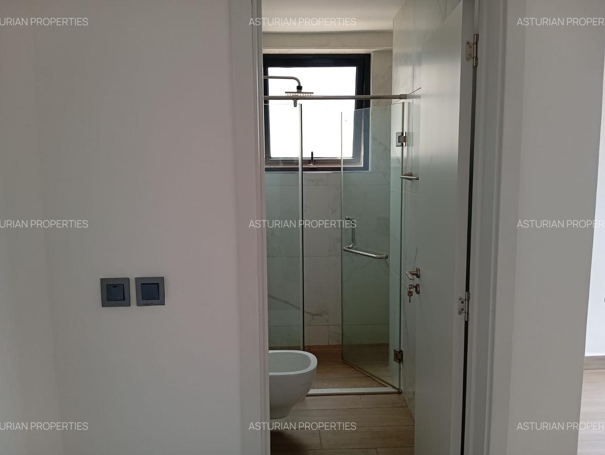 3 Bed Apartment with En Suite in Riverside - 4