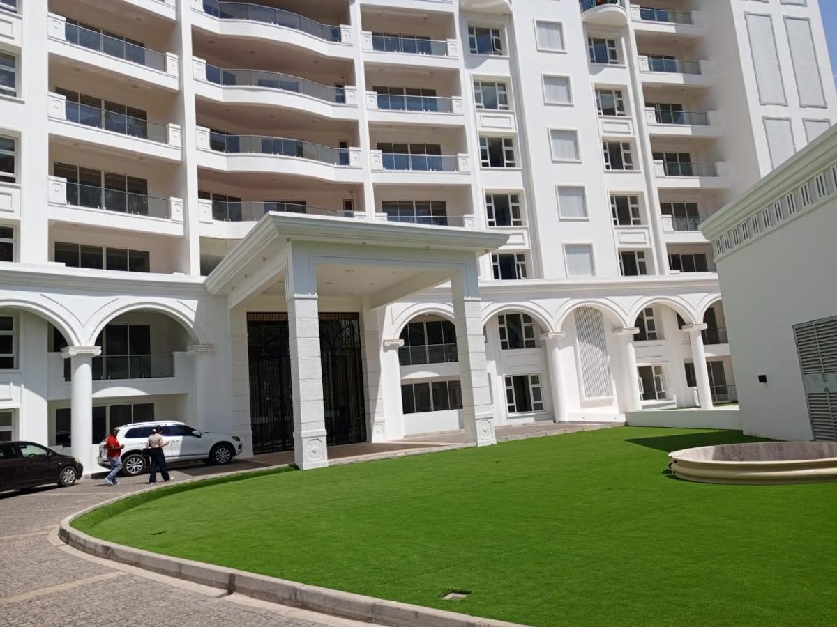 Furnished 2 Bed Apartment with En Suite at City Park Drive - 11