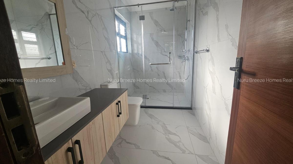 7 Bed House with En Suite in Runda - 14