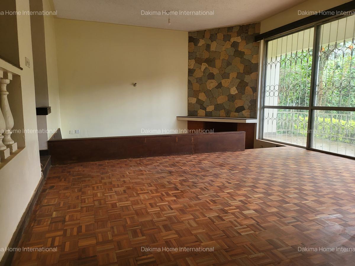 4 Bed Townhouse with En Suite in Spring Valley - 8