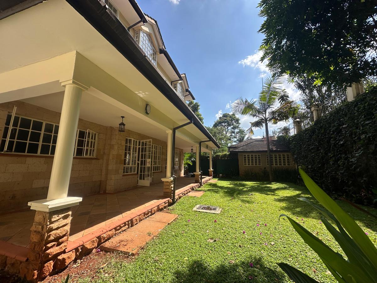 5 Bed Townhouse with En Suite in Lavington - 18