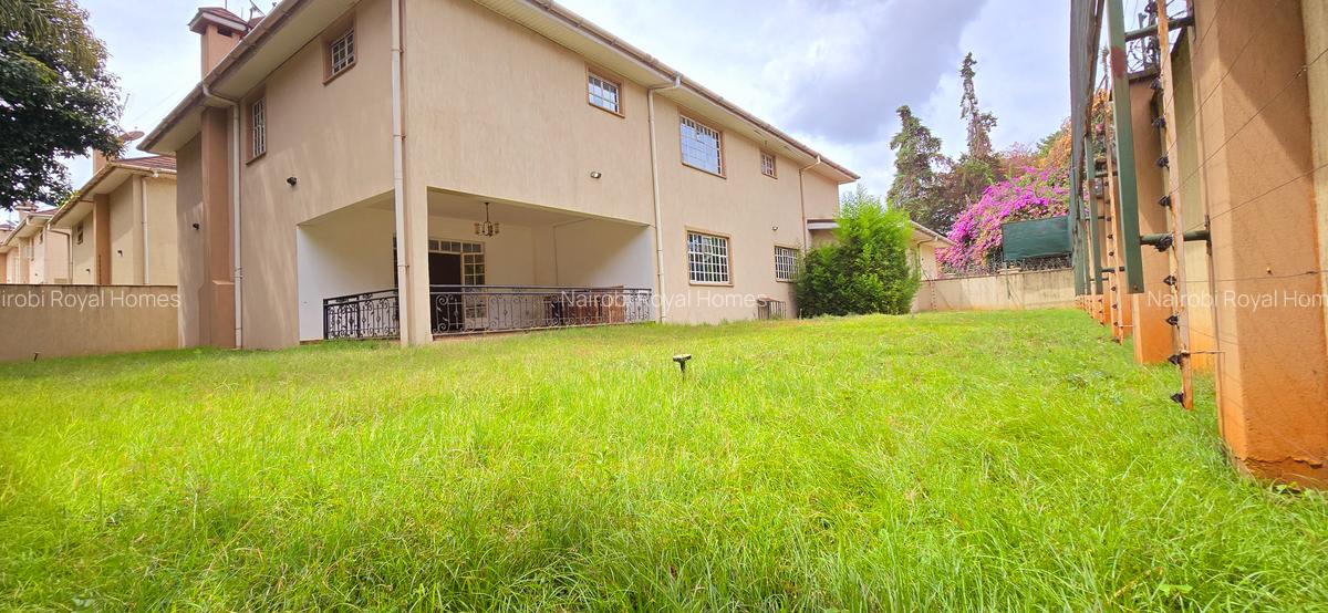 5 Bed Townhouse with En Suite at Lavington Green - 6