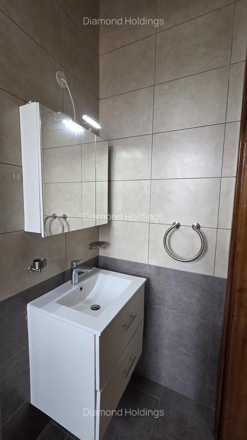 3 Bed Apartment with En Suite at Parklands - 12