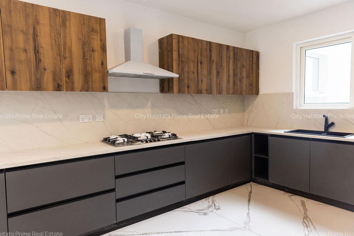 4 Bed Apartment with En Suite in Westlands Area - 3