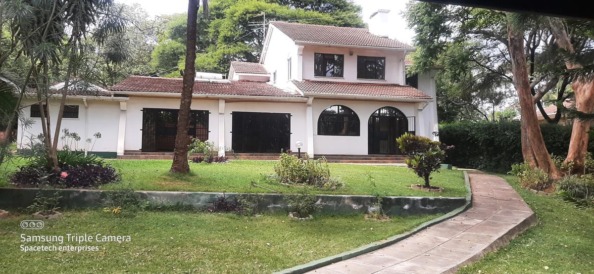 4 Bed House with En Suite in Runda - 1