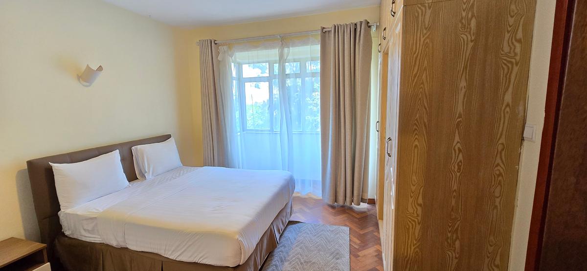 Serviced 3 Bed Apartment with En Suite at Hundreds Streets - 12