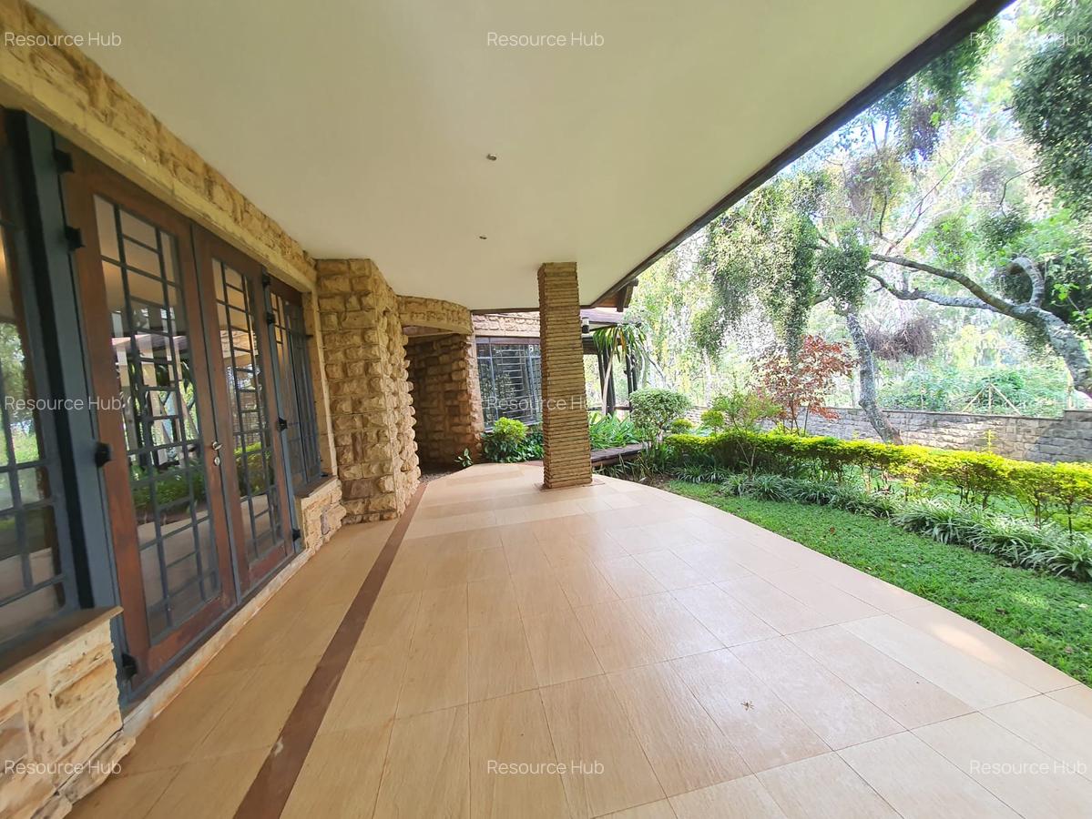 4 Bed House with En Suite at Lake View - 3