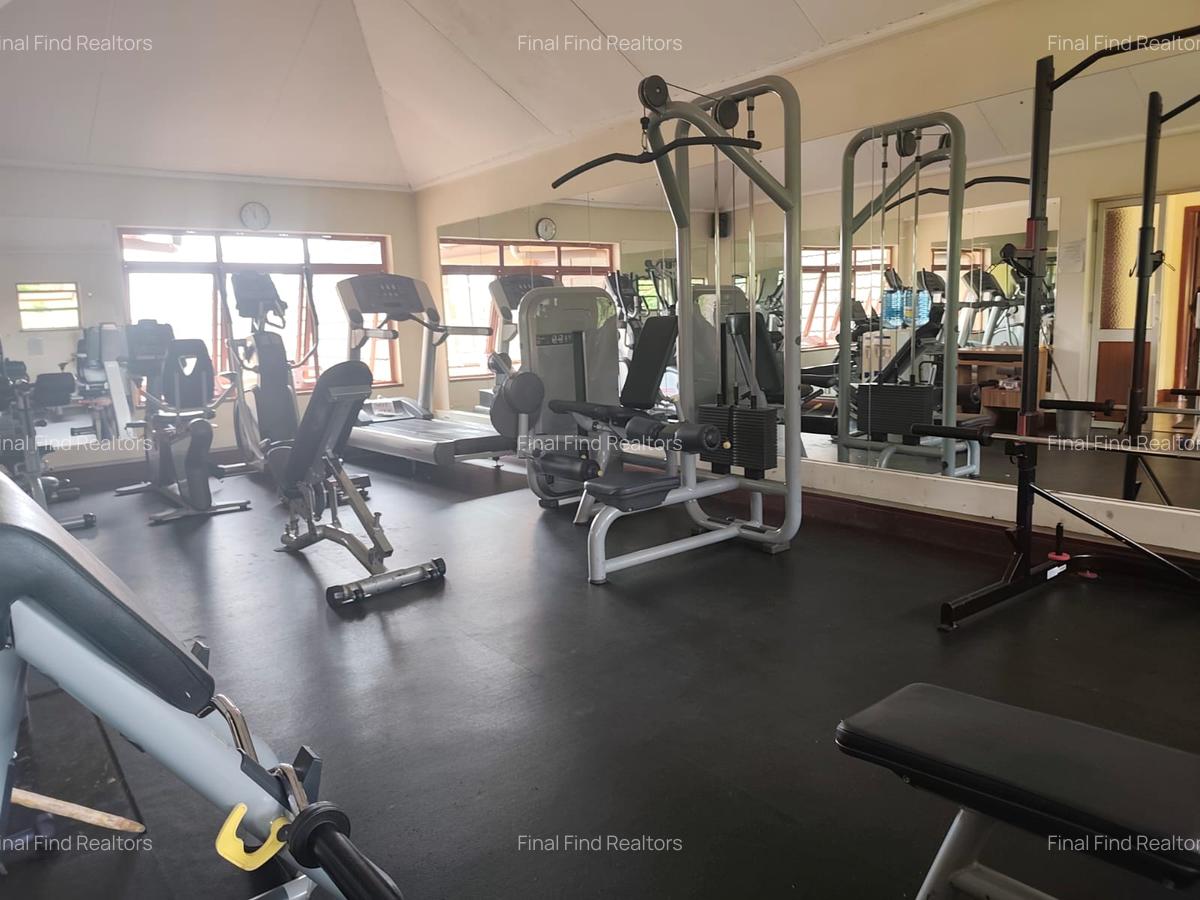 5 Bed Townhouse with Swimming Pool in Runda - 10