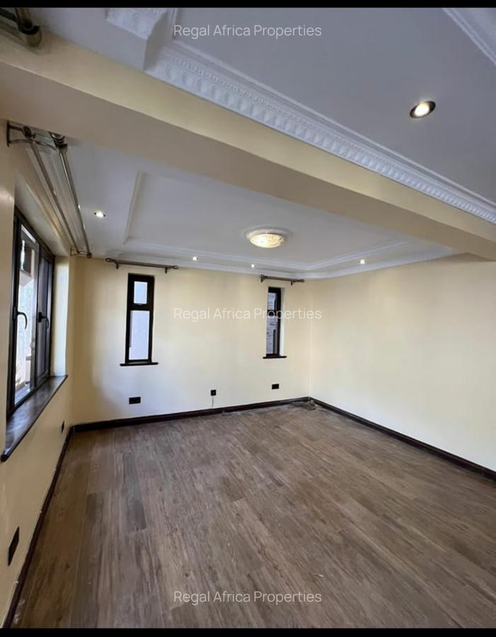 5 Bed Townhouse with En Suite at Muthangari Road - 6