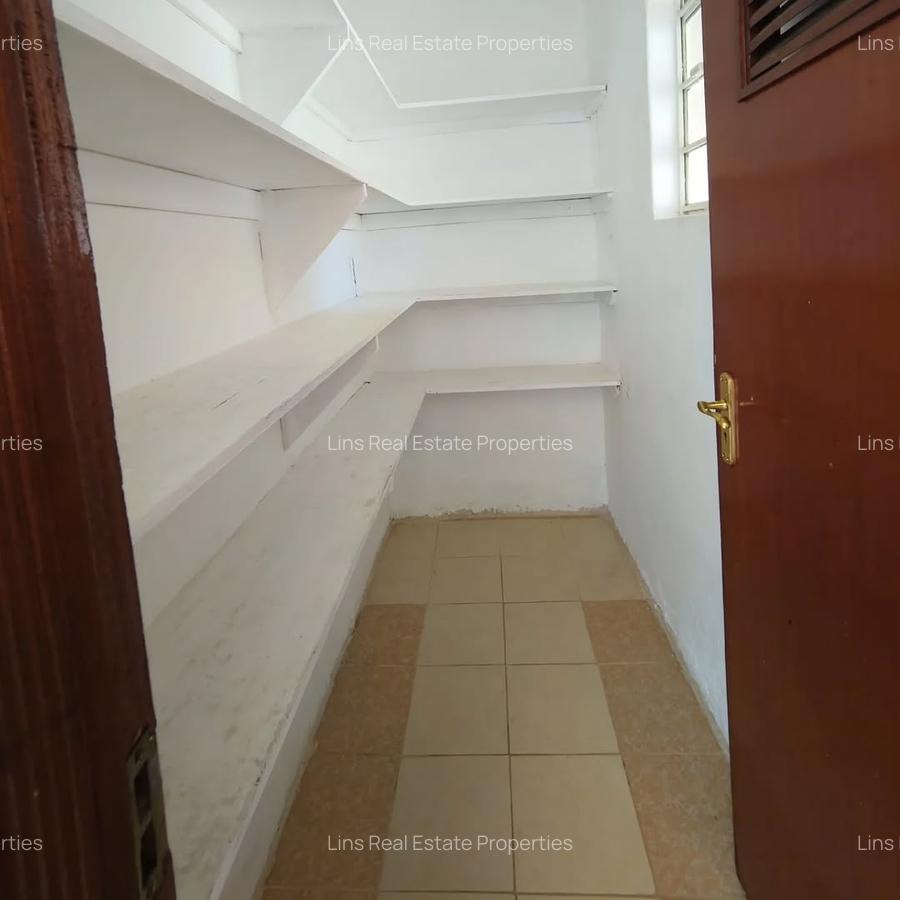 5 Bed Townhouse with En Suite in Lavington - 7