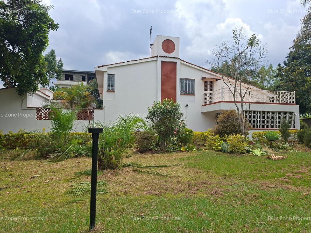 5,000 ft² Commercial Property with Backup Generator at Off Un Crescent - 2