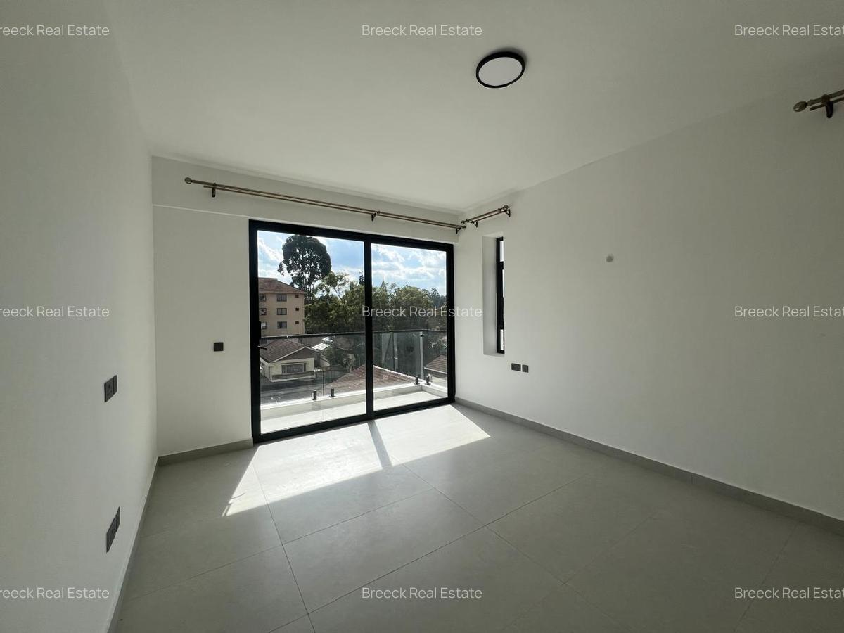 3 Bed Apartment with En Suite at Brookside Drive - 8