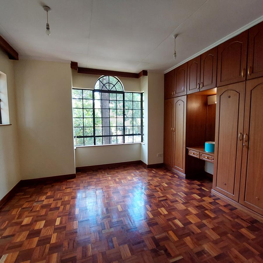 5 Bed Townhouse with En Suite at Off Convent Drive 44 - 12