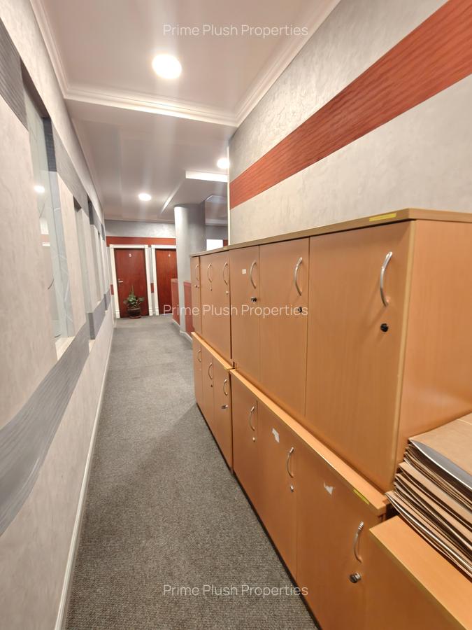 4,505 ft² Office with Parking in Parklands - 8