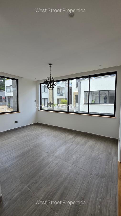 5 Bed Villa with En Suite at Lavington - 9