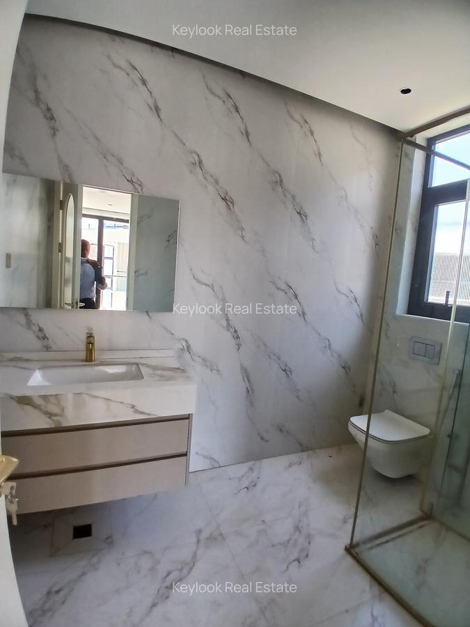 5 Bed Townhouse with En Suite at Lavington Green - 14