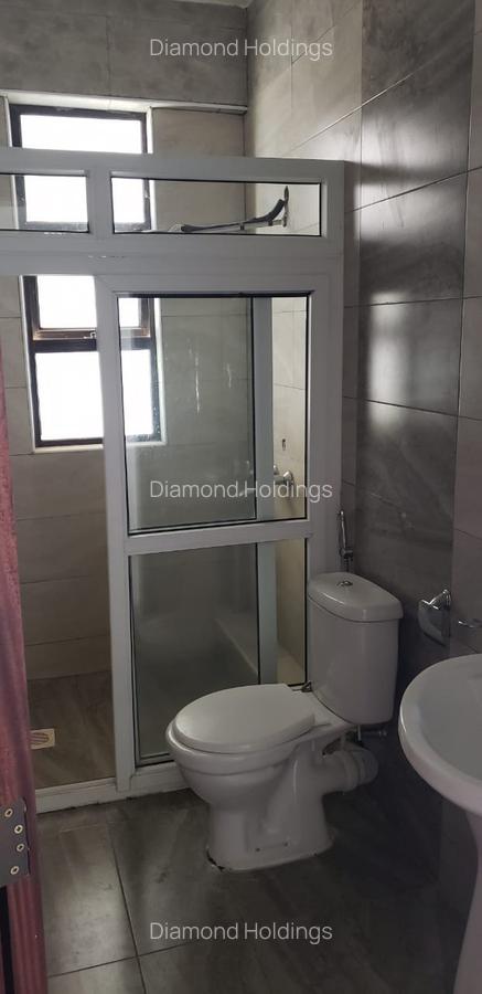 2 Bed Apartment with En Suite at Parklands - 10
