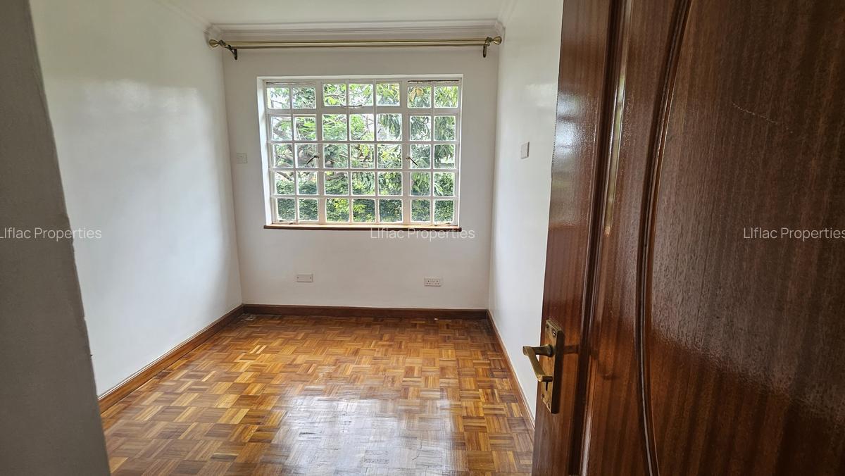 4 Bed Townhouse with En Suite at Runda Paradise - 18