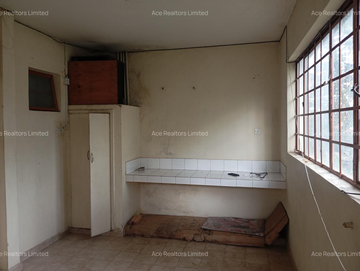 3 Bed Apartment with En Suite at Westrands Avenue - 9