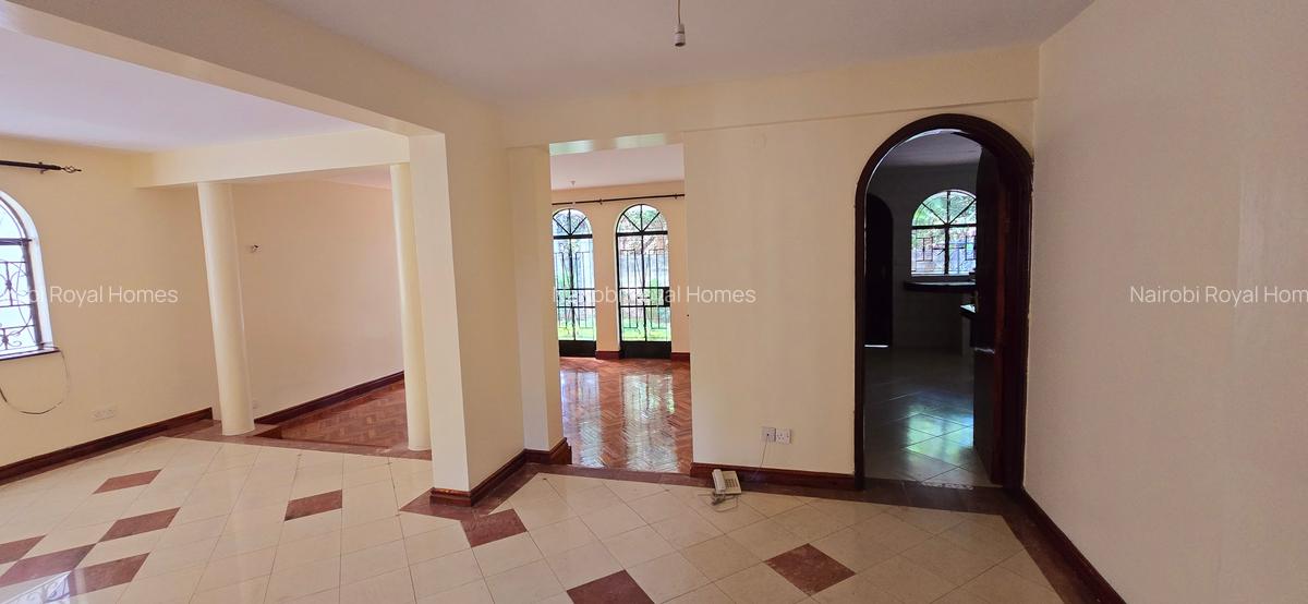 5 Bed Townhouse with En Suite at Riverside Drive - 12