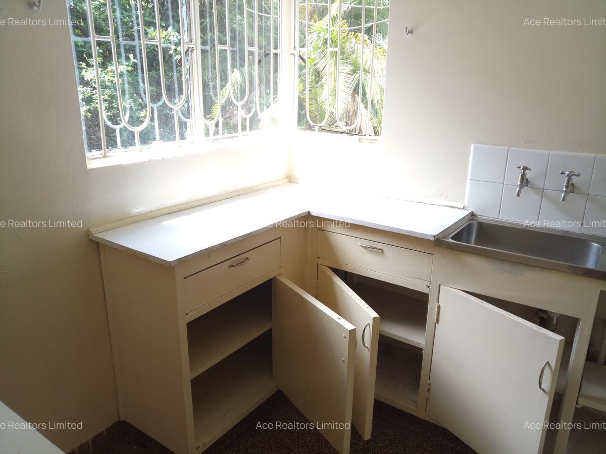 1 Bed Apartment with Parking at Kileleshwa Near Kasuku Centre Nairobi - 3