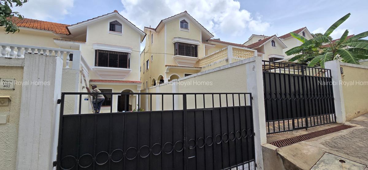 4 Bed Townhouse with En Suite at Lavington Green - 2