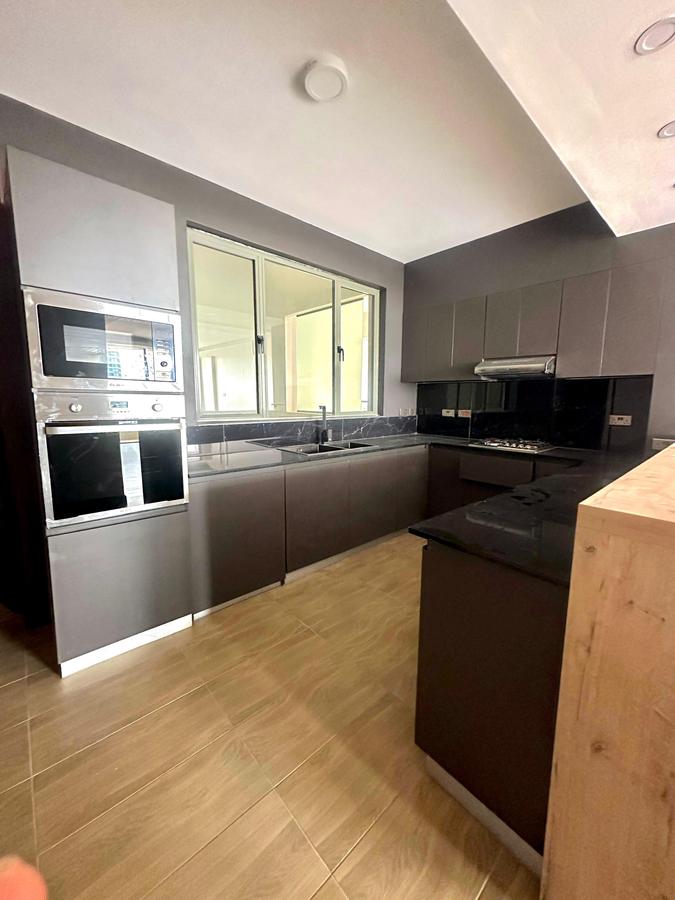 3 Bed Apartment with En Suite at Westlands - 10