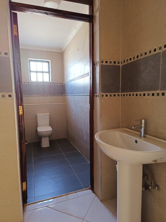 5 Bed House with En Suite at Along The Northern Bypass After Windsor Roundabout - 10