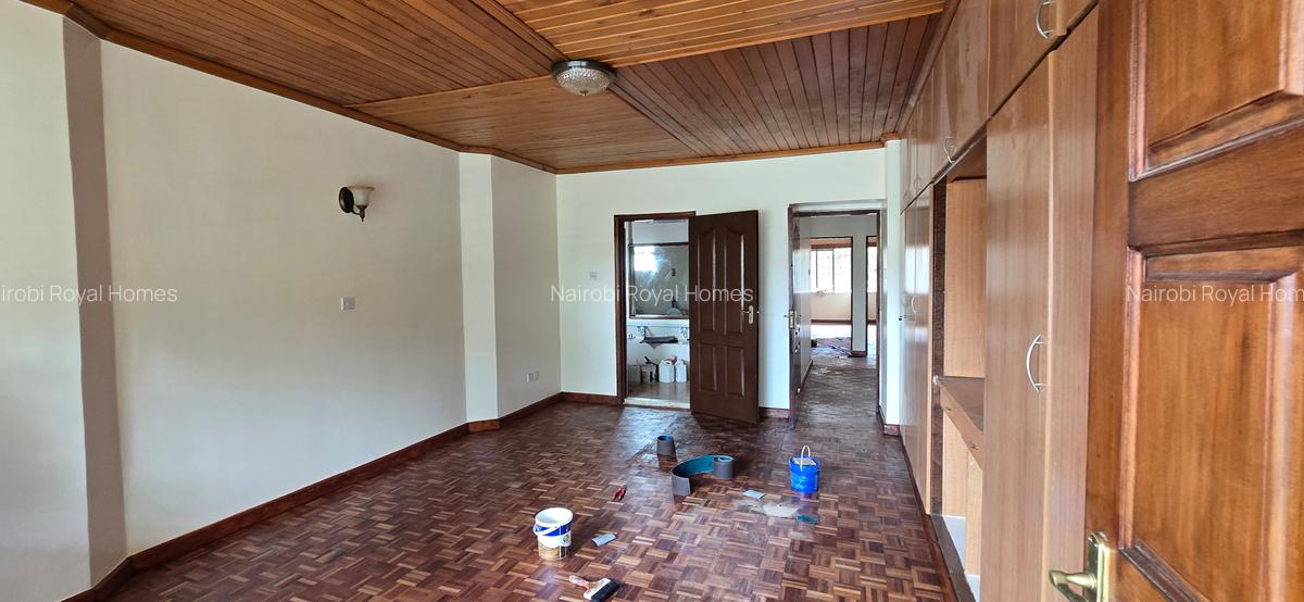 5 Bed Townhouse with En Suite at Lavington Green - 9