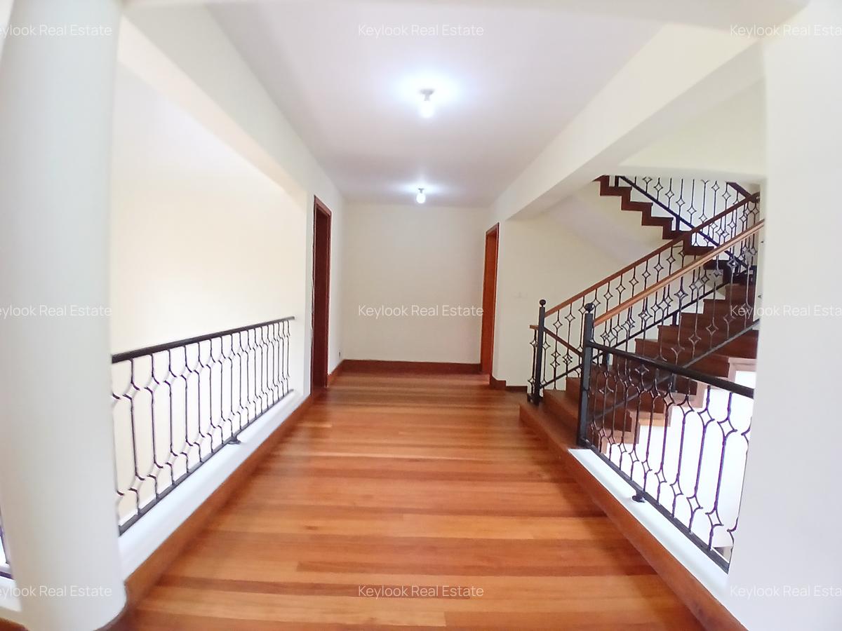 5 Bed Townhouse with En Suite at Lavington Green - 15