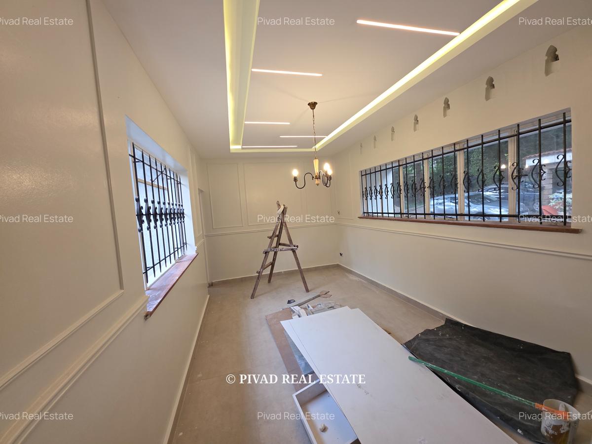 4 Bed House with Garden in Rosslyn - 7