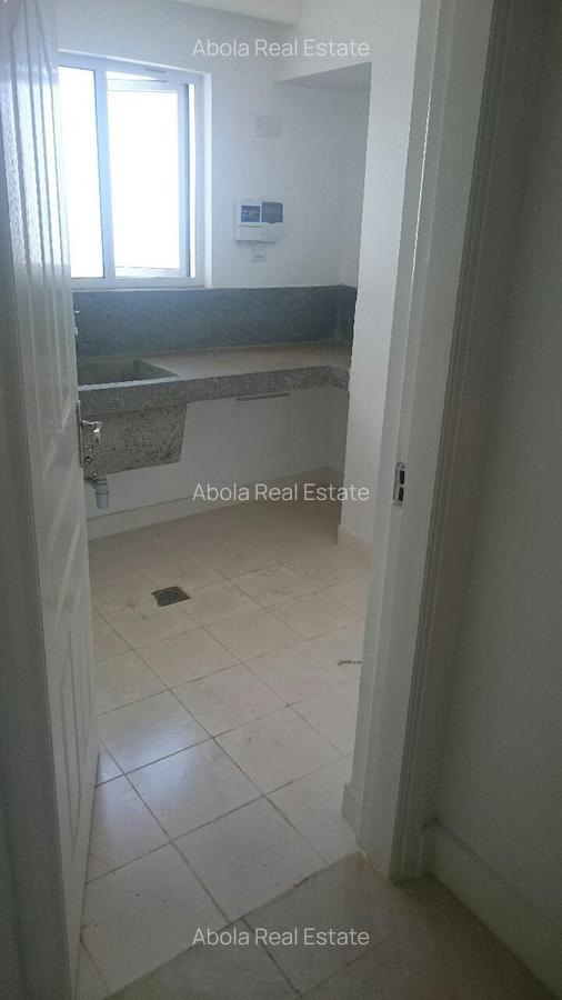 1 Bed Apartment with En Suite in Westlands Area - 11