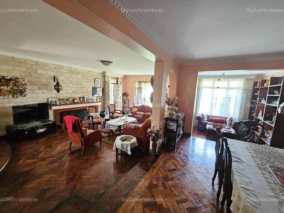 4 Bed Townhouse with En Suite at Lavington - 6