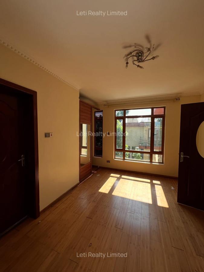 5 Bed Townhouse with En Suite in Lavington - 8