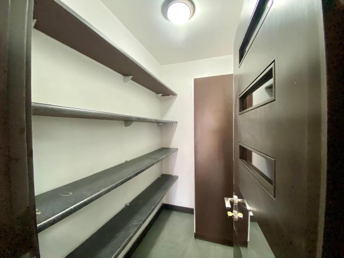 3 Bed Apartment with En Suite in Riverside - 8
