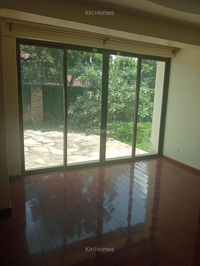 5 Bed Townhouse with En Suite in Karen Hardy - 10