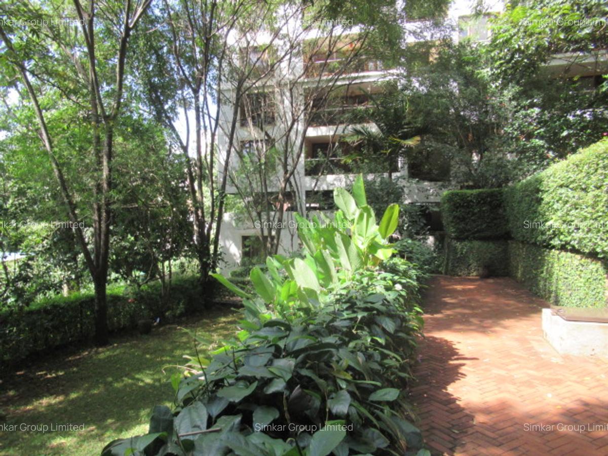 4 Bed Apartment with En Suite at Riverside Drive - 3