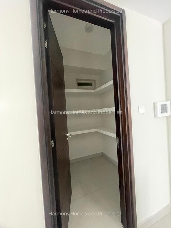 4 Bed Apartment with En Suite at General Mathenge - 4