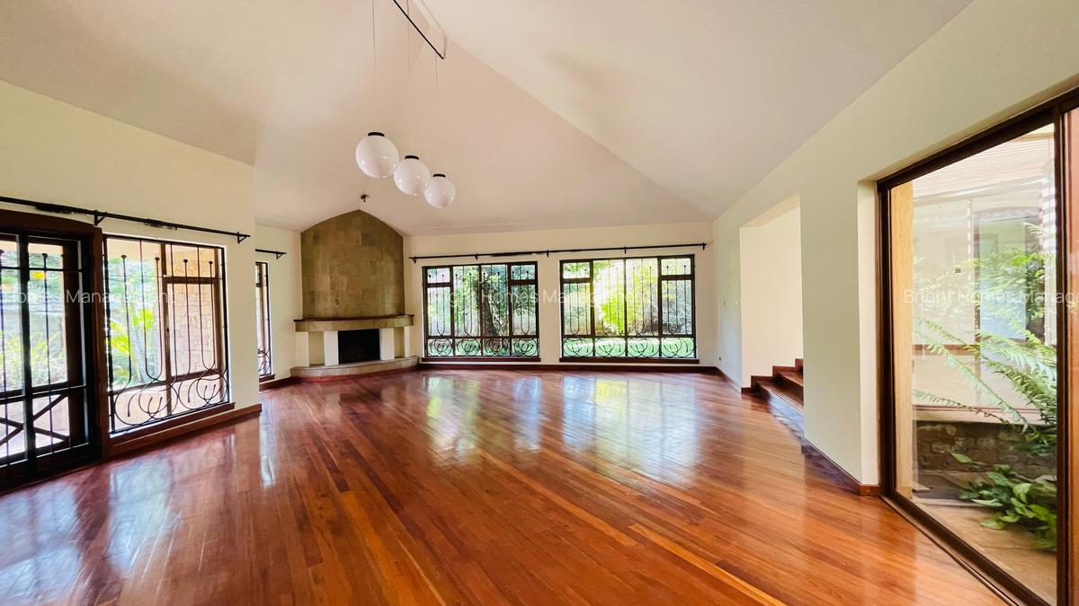 5 Bed Villa with En Suite in Runda - 12