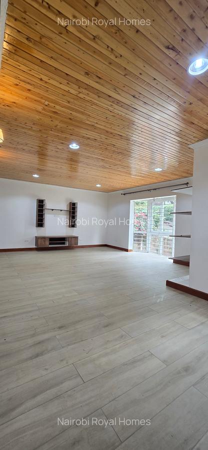 5 Bed Townhouse with En Suite at Rosslyn Lone Tree - 17