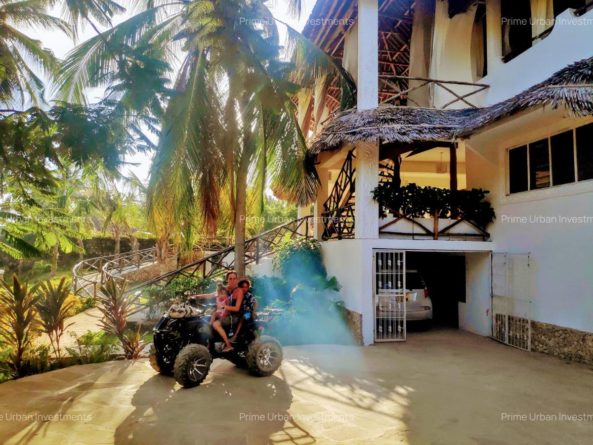 6 Bed House with En Suite in Watamu - 6