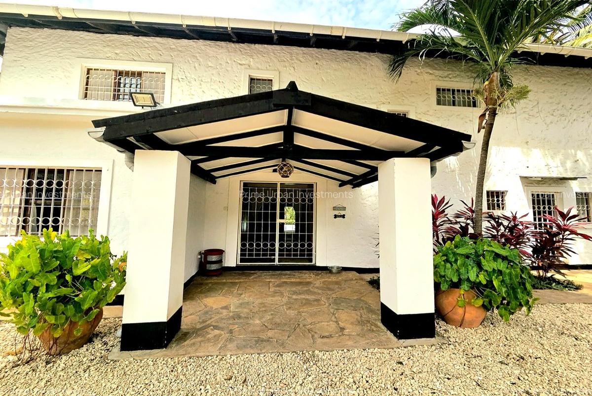 4 Bed House with En Suite at Diani Beach - 12