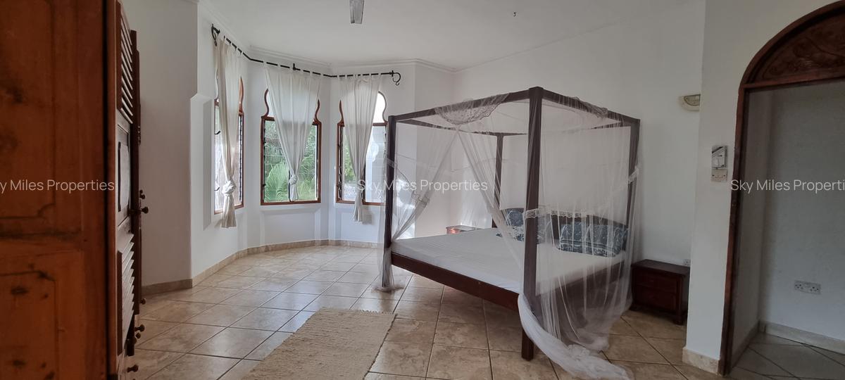 Serviced 3 Bed Apartment with En Suite at La-Marina Mtwapa - 4