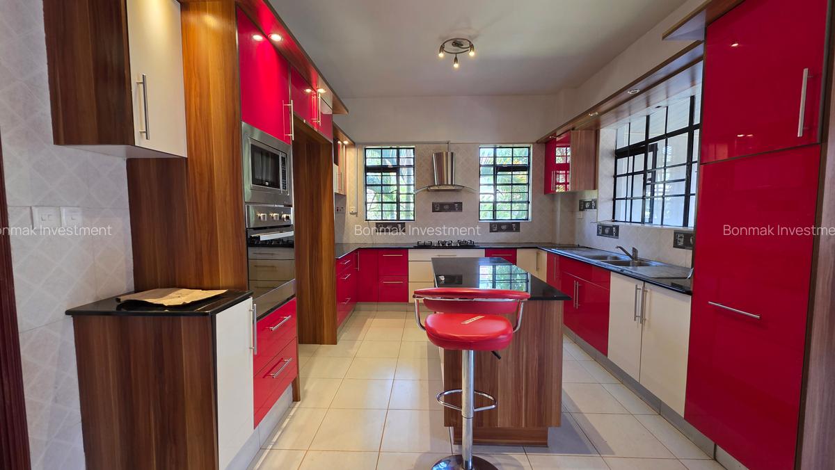 5 Bed Townhouse with En Suite at Old Kitusuru. - 6