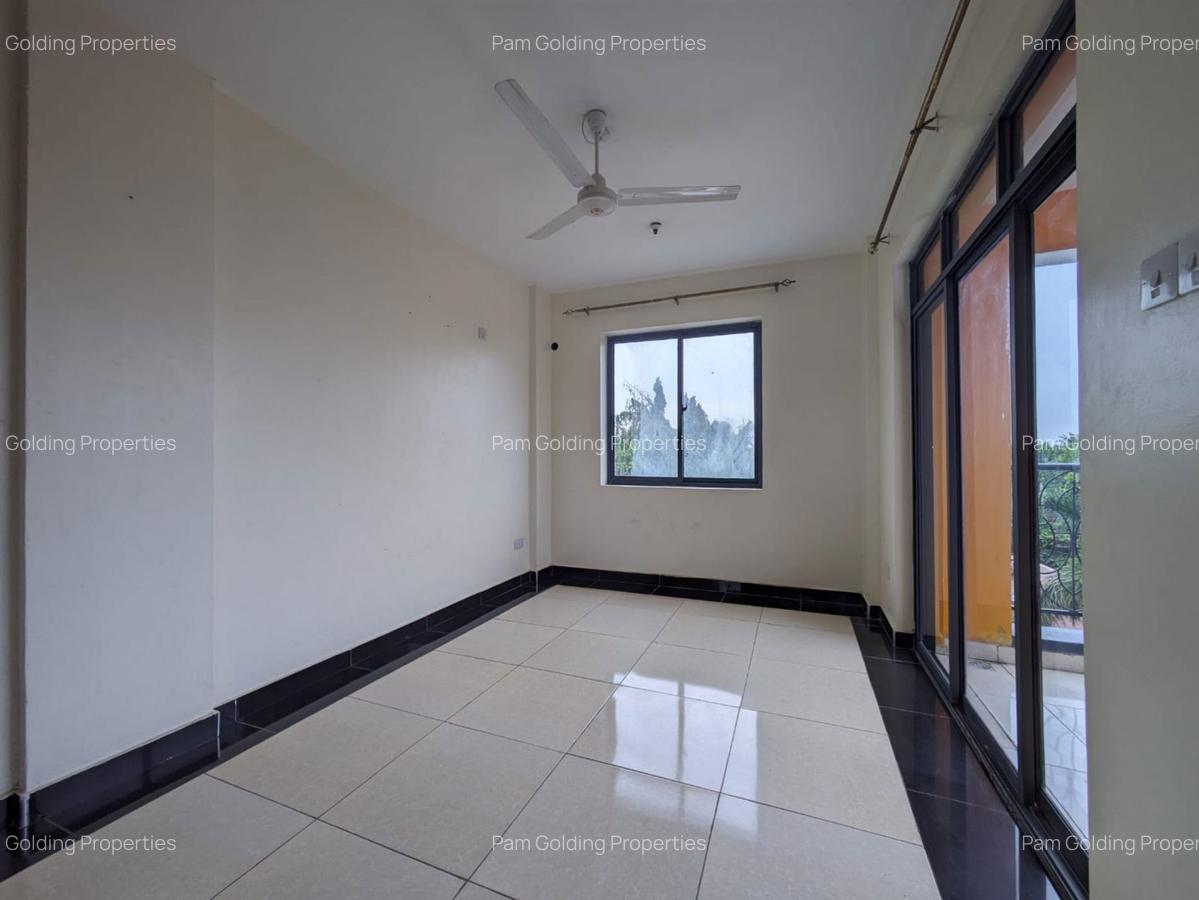 3 Bed Apartment with En Suite in Nyali Area - 2