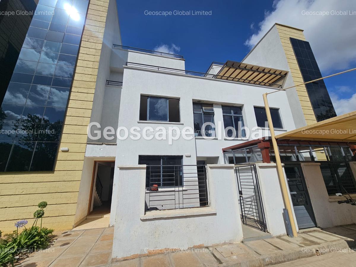 5 Bed Townhouse with En Suite in Lavington - 1